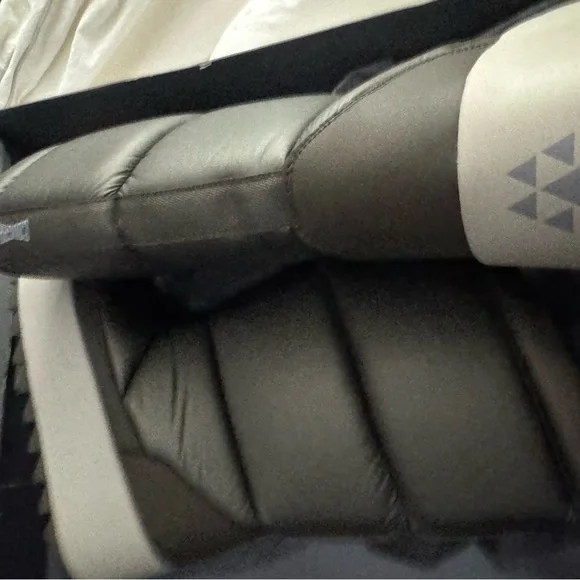 NWT Cougar Magneto Loden color snow boots~Size 8~Gorgeous boots! - Picture 12 of 16